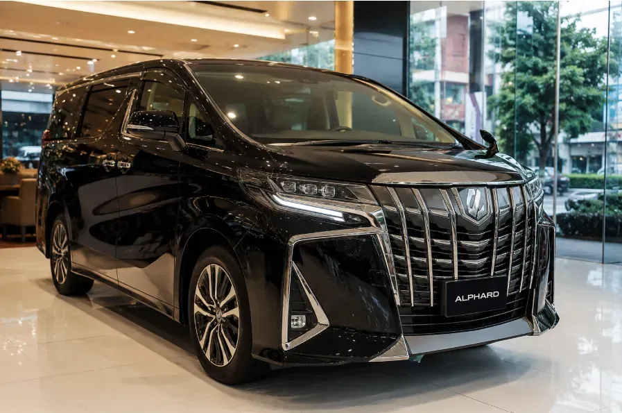 Tampak Depan Toyota Alphard